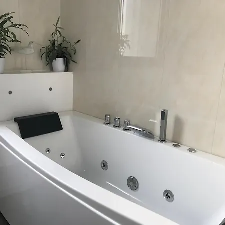 Gasthuis Coeur D'herault - Et D'hotes - & Massages
